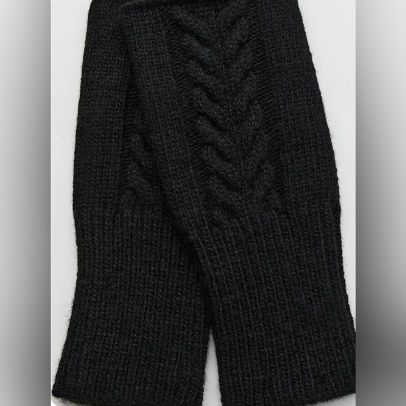 ZARA  Women’s Black Comfy Warm Fingerless Gloves, NWT - Picture 3 of 9